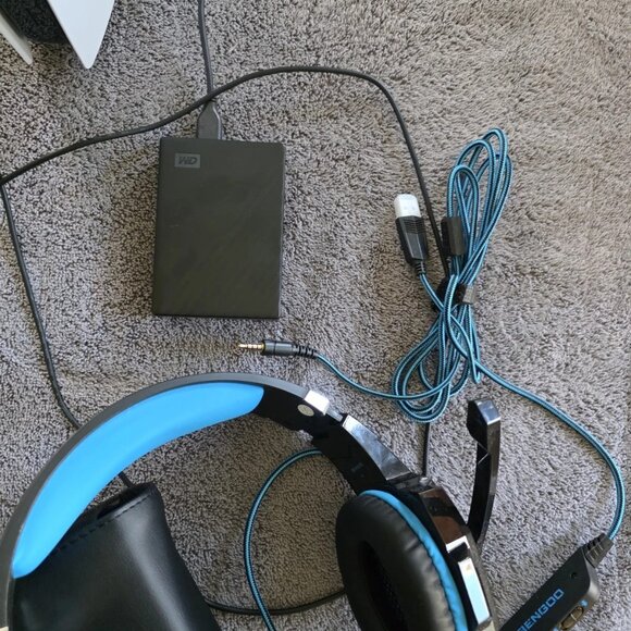 PS5 Digital Edition 825GB White Console, Controller, Stand, 4TB WD HD, Headset - Picture 13 of 13